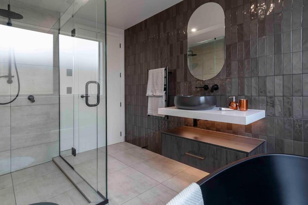 Willa Luxury Escape In Cbd - Walking Distance To Town Tauranga Zewnętrze zdjęcie